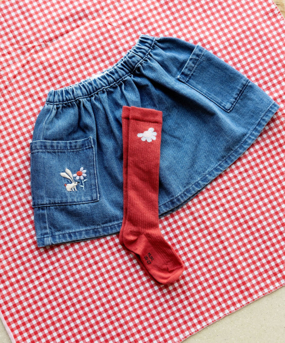 Knee-length sock flower red