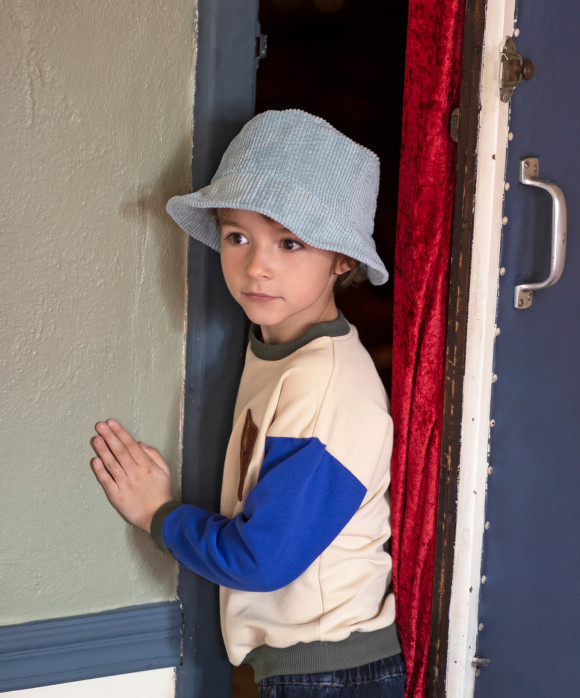hat corduroy light blue