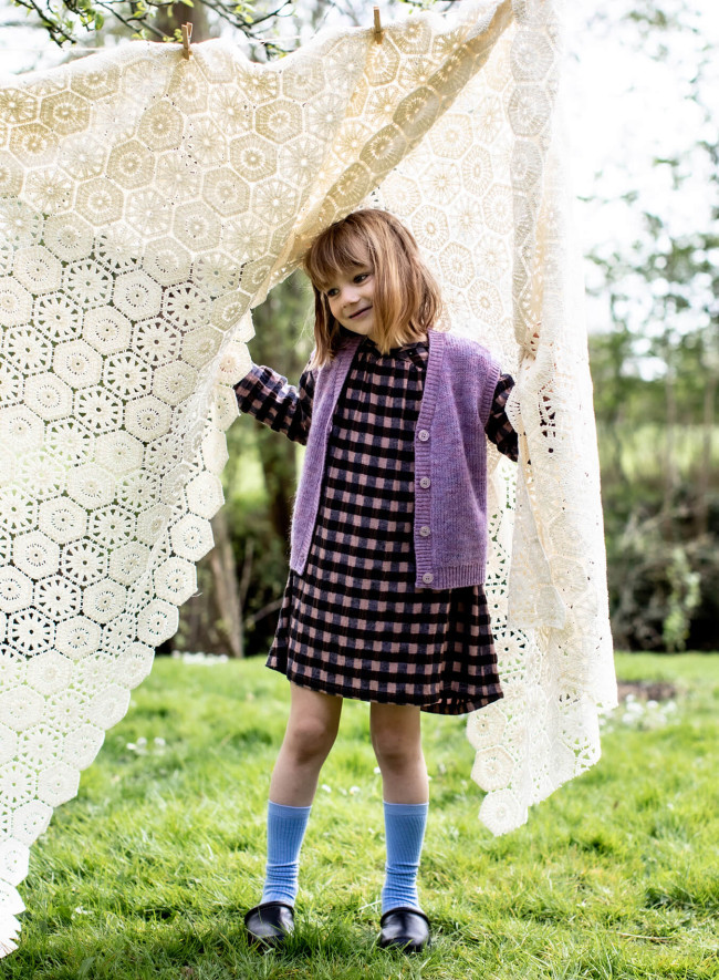 sleeveless gilet lila