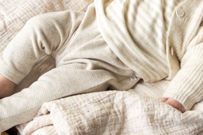 Pantalon fines rayures beige