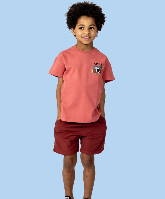Short rouge foncé