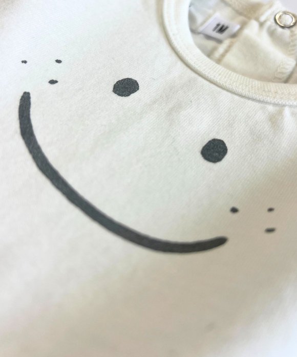 t-shirt visage de bébé écru