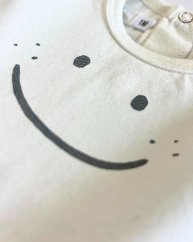 t-shirt visage de bébé écru