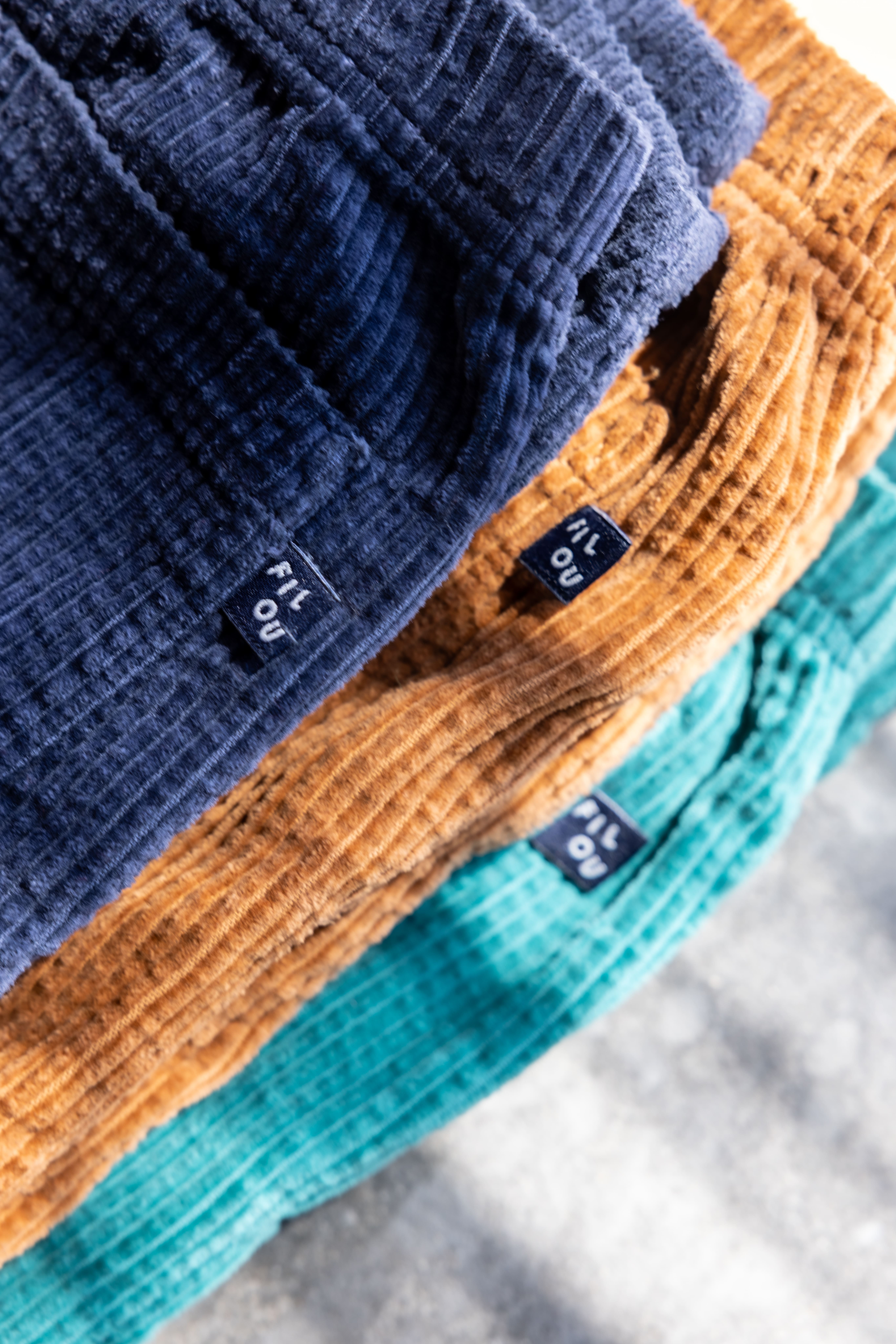Confortable pantalon tapered larges côtes orange foncé