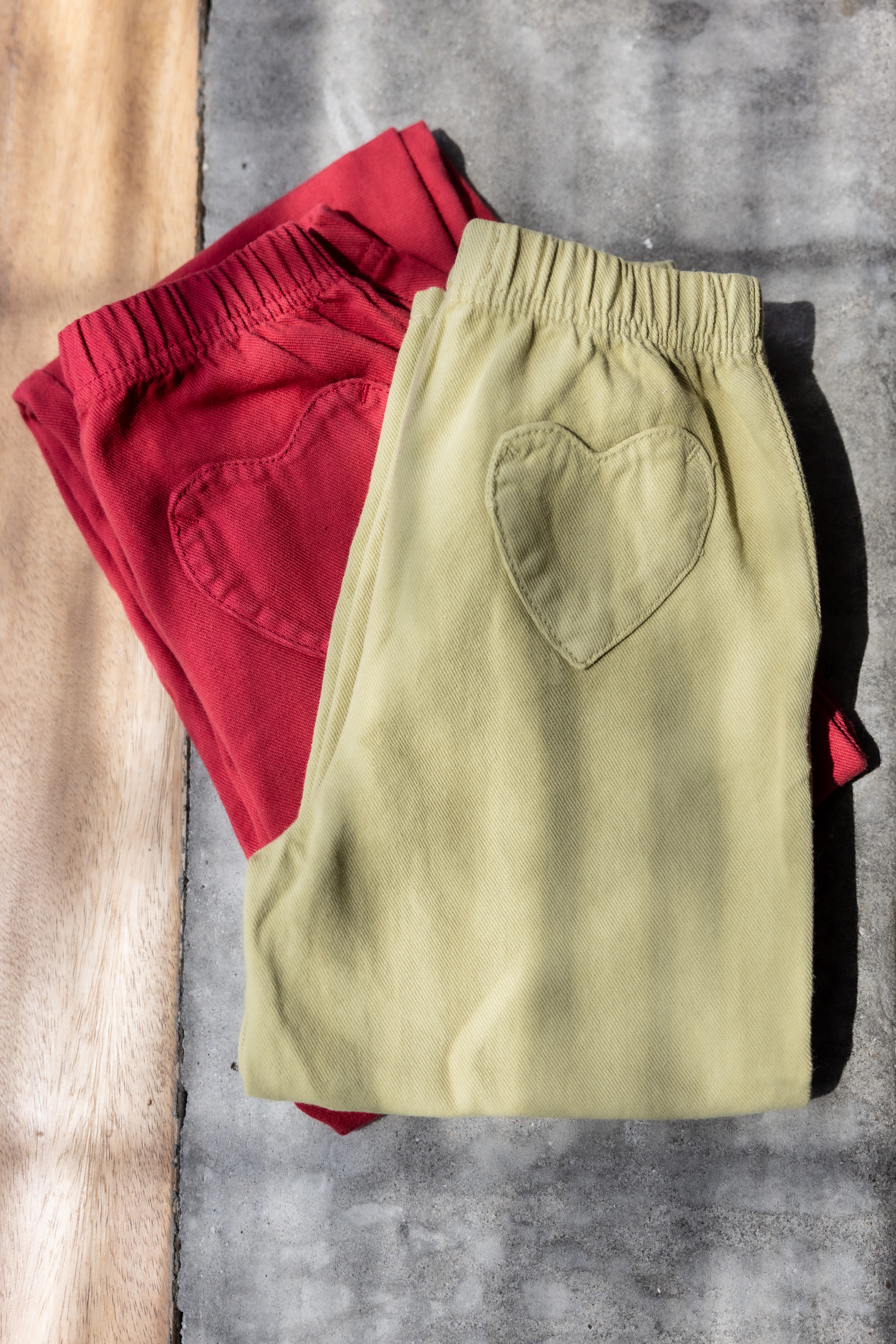 Broek balloon heart rood 12m