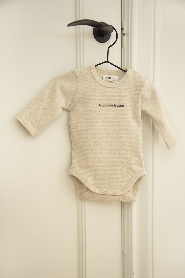 Body fijne streep hugs and kisses beige 00m