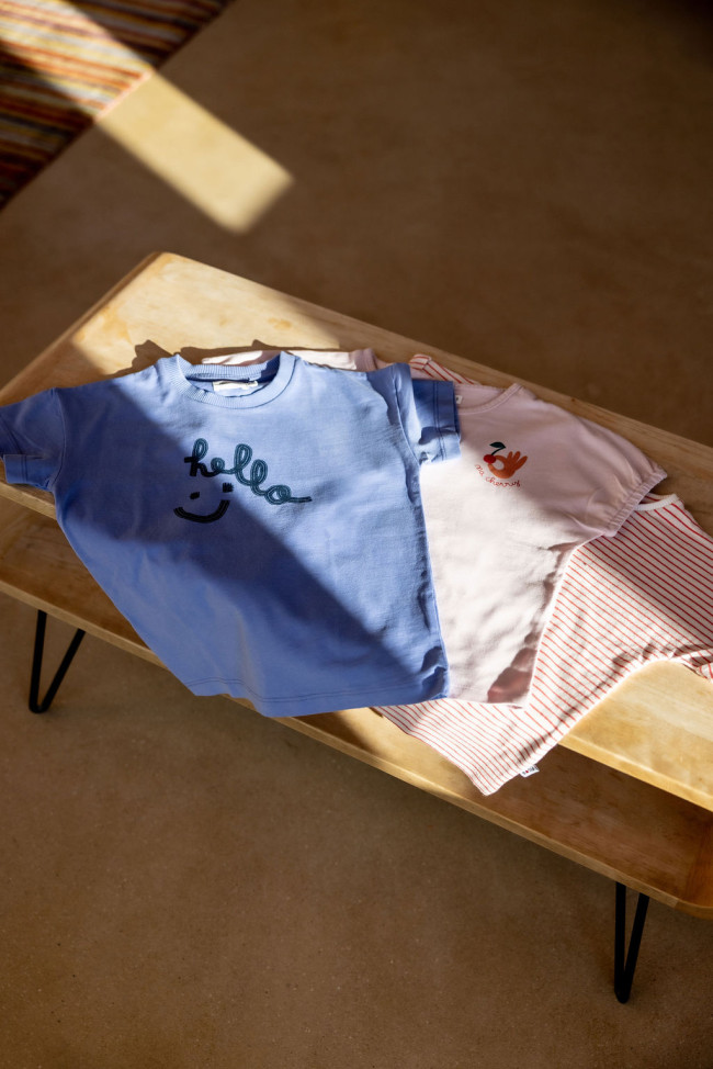 T-shirt hello blauw 12m